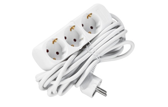 Stekkerdoos wit 1,5M, met randaarde. 3 aansluitingen